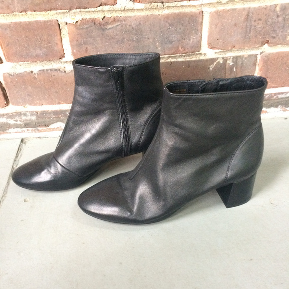 L'intervalle Black Leather Ankle Boots - Picture 2 of 7